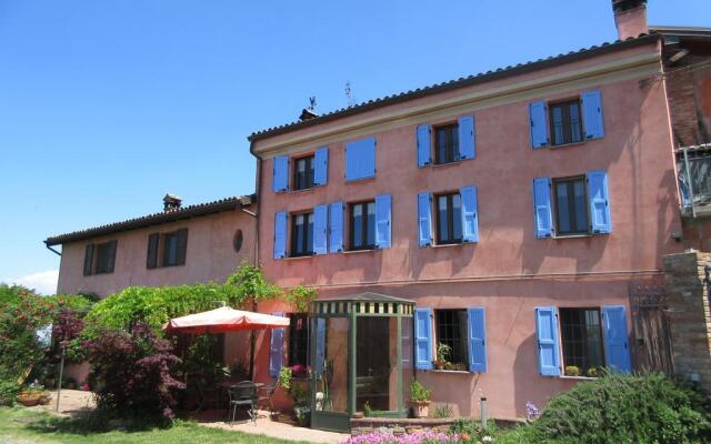 Отель Villa Gaia Италия, Сан-Мартино-Сиккомарио - отзывы, цены и фото номеров - забронировать отель Villa Gaia онлайн вид на фасад