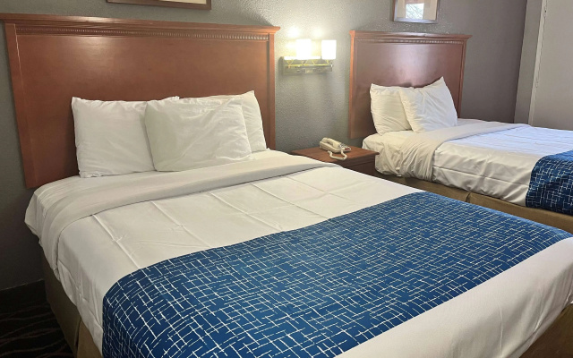 Travelodge by Wyndham Terre Haute