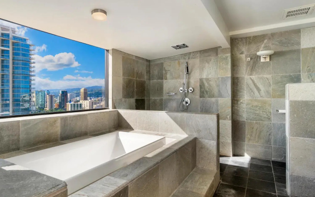 Oceanview Penthouse Suite