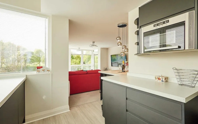 Host Stay Apartment 8