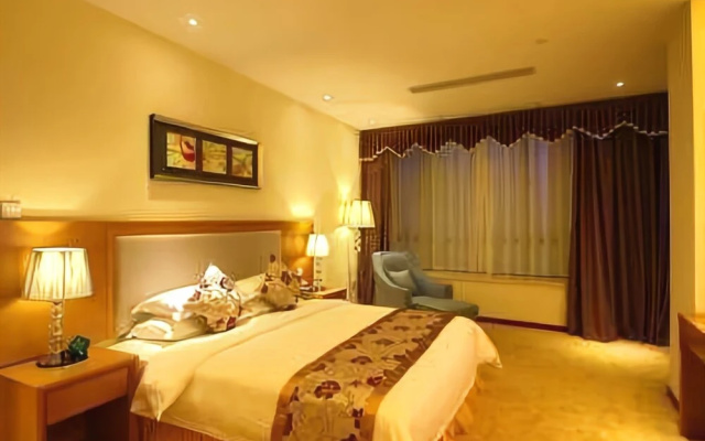 Jinbao Haoting Hotel (Xinxing Bus Terminal Temple Street Pedestrian Street Branch)