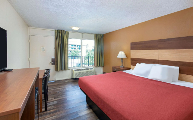 Americana Inn, a Travelodge by Wyndham