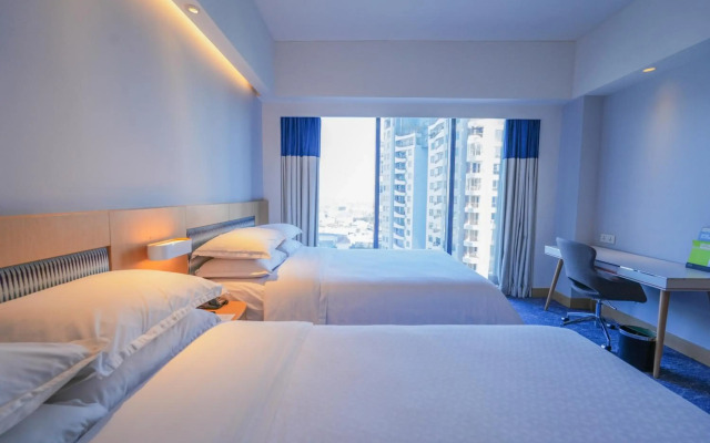 Four Points by Sheraton Surabaya, Tunjungan Plaza