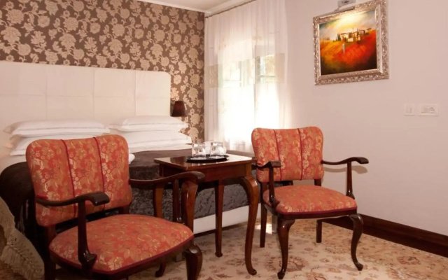 Vela Vrata Hotel