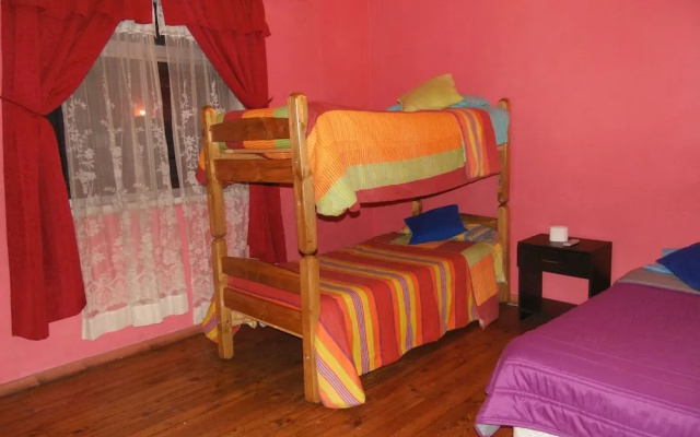 Hostal Tricontinental