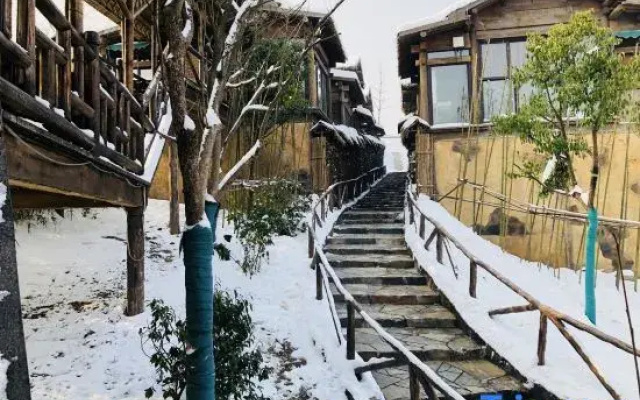Qianhua Ancient Village Rufeng Homestay