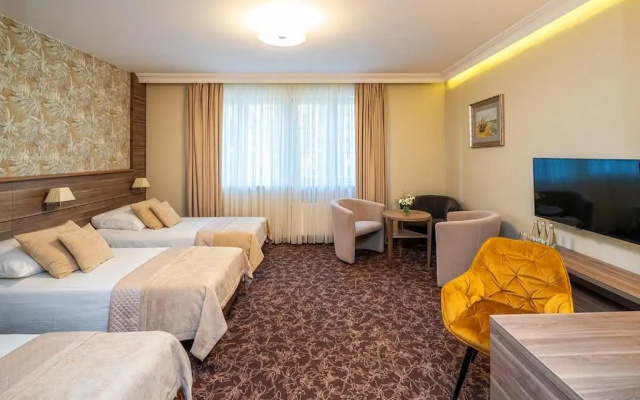 Korona Hotel