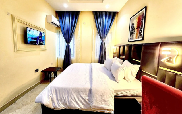 Buddiez Hotel & Resort