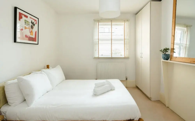 Beautiful Designer Flat in Maida Vale, Sleeps 4