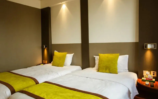 Oasis Business Hotel (Dongying Xisi Road)