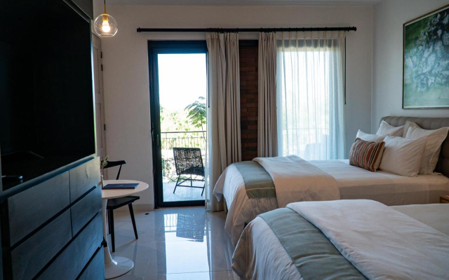Flamboyan Hotel & Residences