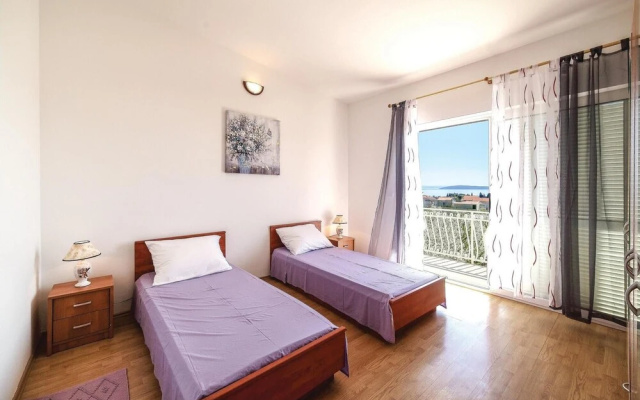 Nice Home in Kastel Luksic With Wifi and 1 Bedrooms