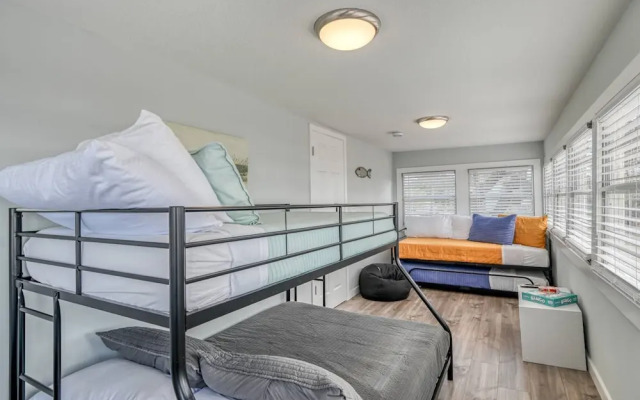 Anchors Away River House