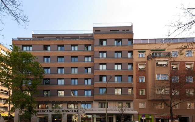 Hotel Exe Moncloa вид на фасад