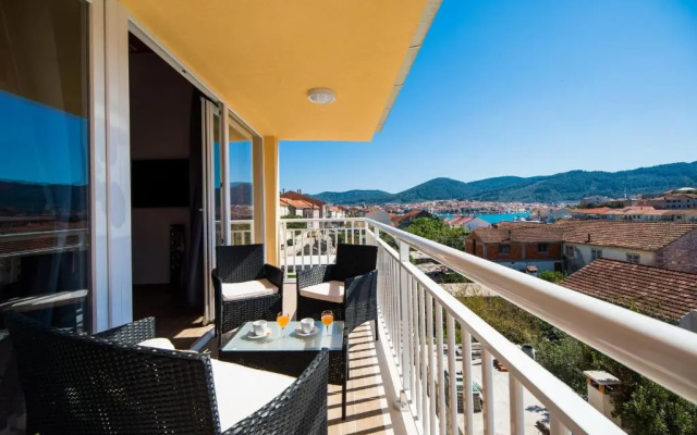 Apartments & Rooms Sunshine Home