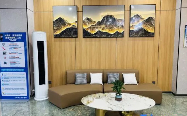 Yibai International Hotel (Zibo Wanxianghui Branch)