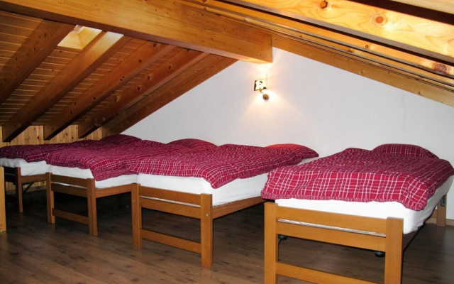 Hiboux Vex in Vex With 5 Bedrooms and 3 Bathrooms