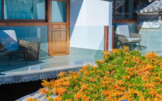 Qilu Sea-view Courtyard Hotel