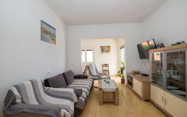 Apartment Goran