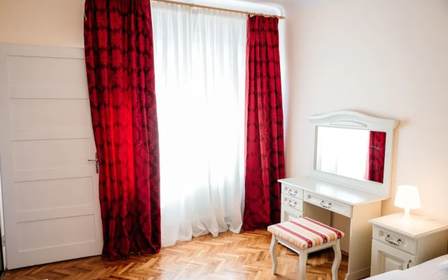 Mathe Apartments 2