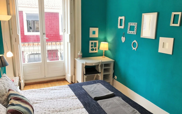 Spacious charming flat - heart of Lisbon