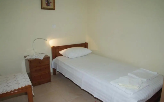Tourloti Village House