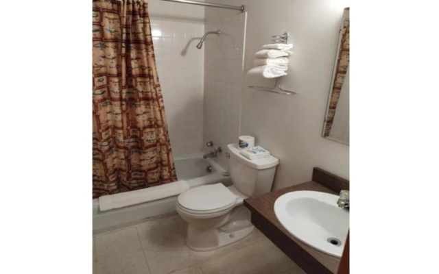 Love Hotels Voyageur by OYO at International Falls MN