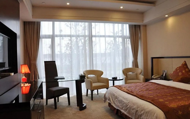 Phoenix Holiday Hotel