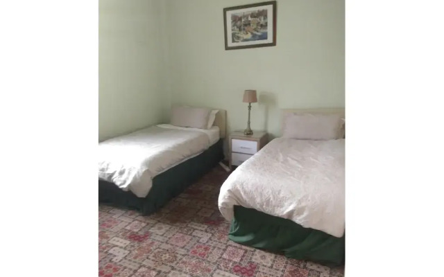 The New Beehive Inn