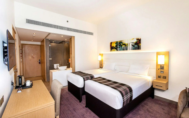 Отель Premier Inn Dubai Dragon Mart