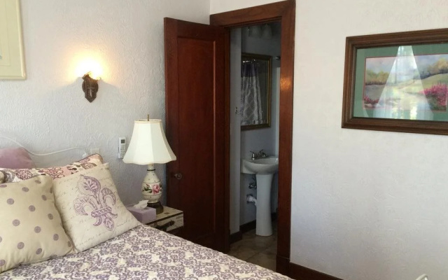 Inn the Oaks