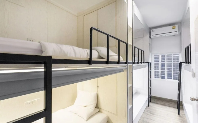 Oyo 524 S7 Hostel