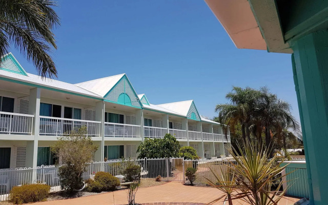 Reef Adventureland Motel