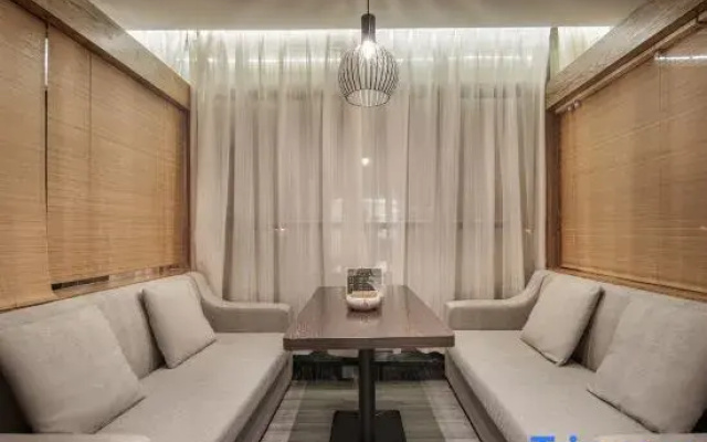 Yangzi Grey Whale Smart Hotel (Jiangyou Huopao Street)