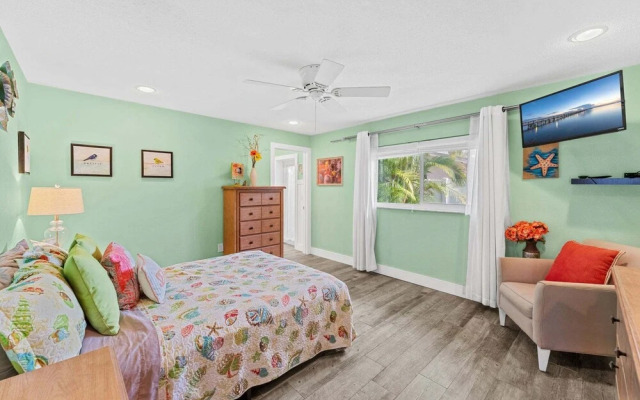 4822 Fairview Dr