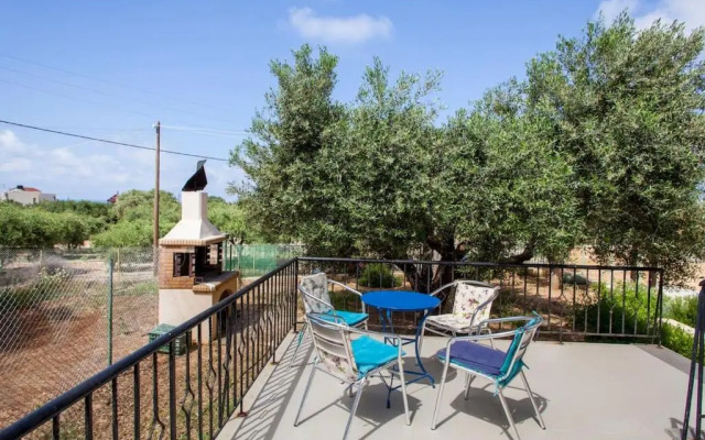 Olive grove with sea view, 20' walk to the beach