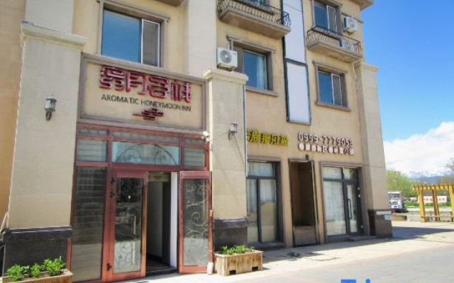 honeymoon  hostel