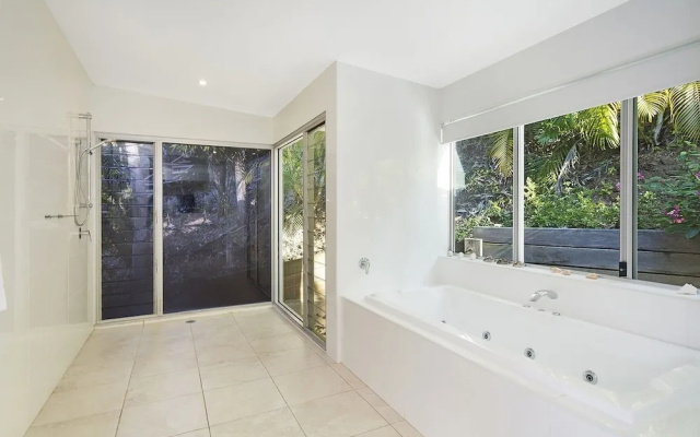 Private Little Cove Retreat minutes to Hastings St - 3 Baywoods
