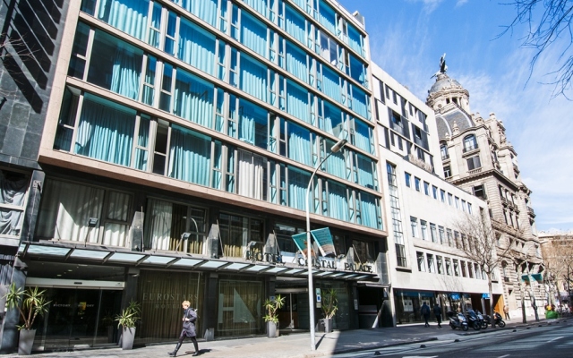 Hotel Exe Cristal Palace вид на фасад
