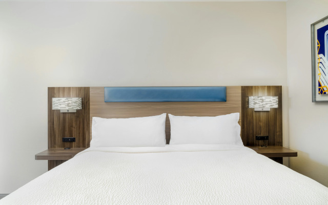 Holiday Inn Express Hotel & Suites Pratt by IHG