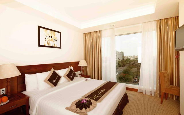 TTC Hotel Deluxe Tan Binh