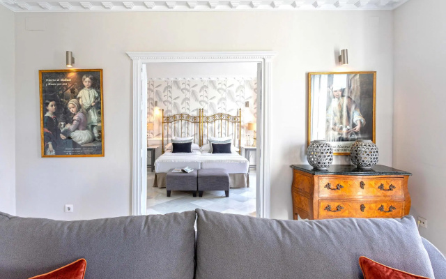 Spectacular 4BD apartment near Alcazar. San Fernando