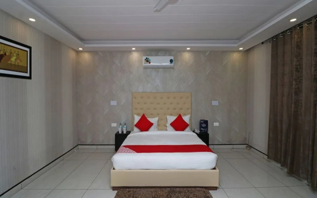 Capital O 26684 The Shahanshahi Resort