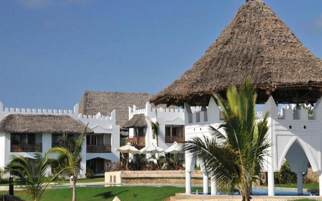 Отель Royal Zanzibar Beach Resort All Inclusive вид на фасад