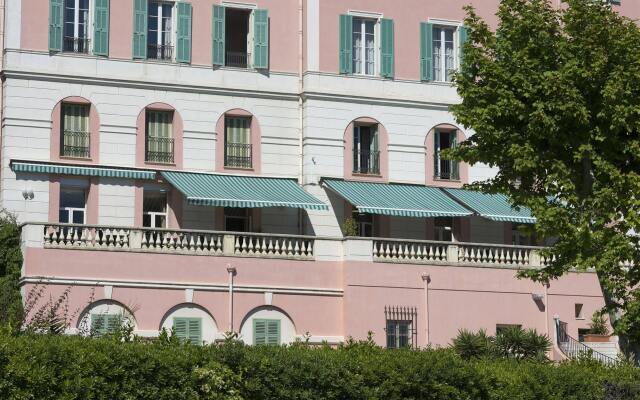 Le Saint Paul Hotel вид на фасад