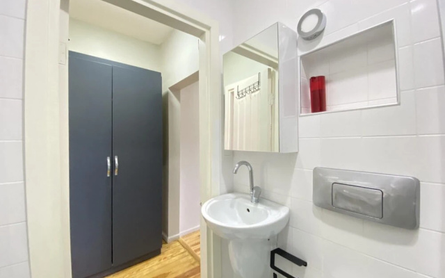 Central Flat With a Shared Terrace in Beyoglu