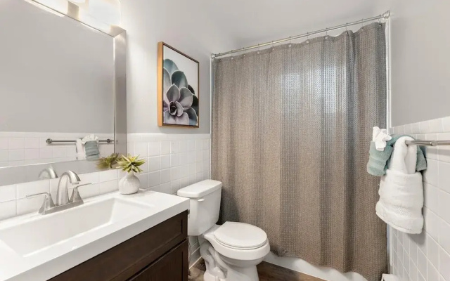 Breathtaking condo in the heart of Old Town
