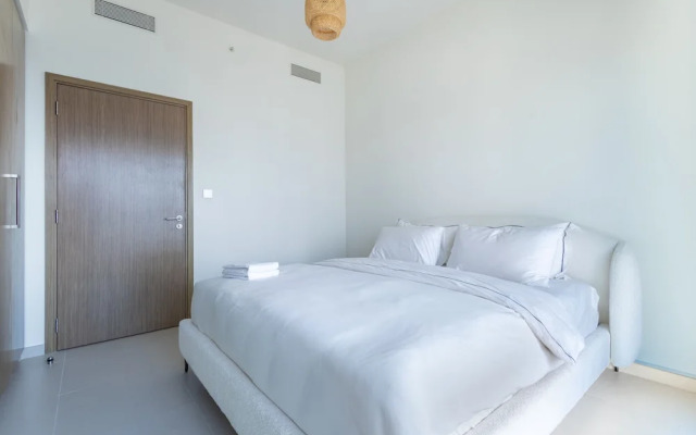 SuperHost - Sleek 2BR Burj Royale Apt Close to Burj Khalifa