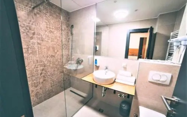 Orange Hotel