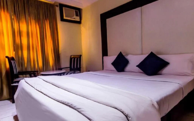 1st Forty Hotel